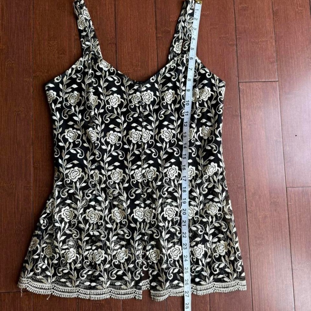 Vintage Black and Gold Tank - Picture 6 of 8
